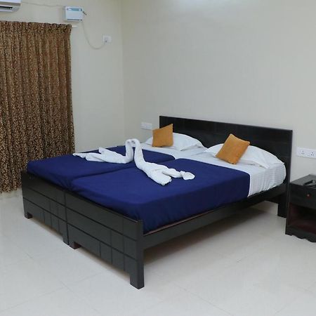 Hotel Tamilnadu -Trichy Tiruchirappalli Buitenkant foto